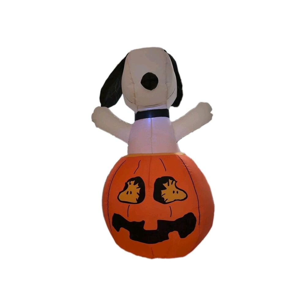 Gemmy Airblown Inflatable Snoopy In Pumpkin w/Woodstock Peanuts, 3 ft Tall, Mult